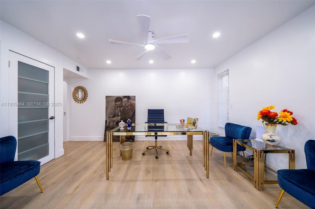Home Office, Interior, Recessed Lighting, Wood Texture Flooring