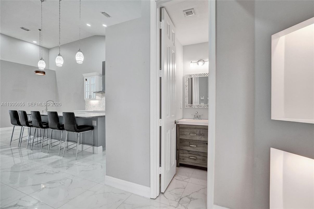 Bathroom, Interior, Marble, Pendant Lights, Recessed Lighting