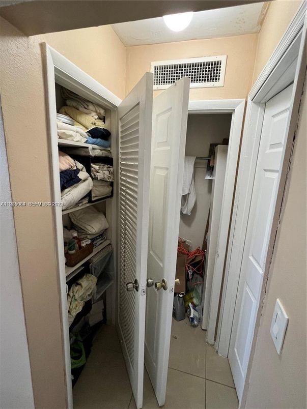 Interior, Walk-in Closets