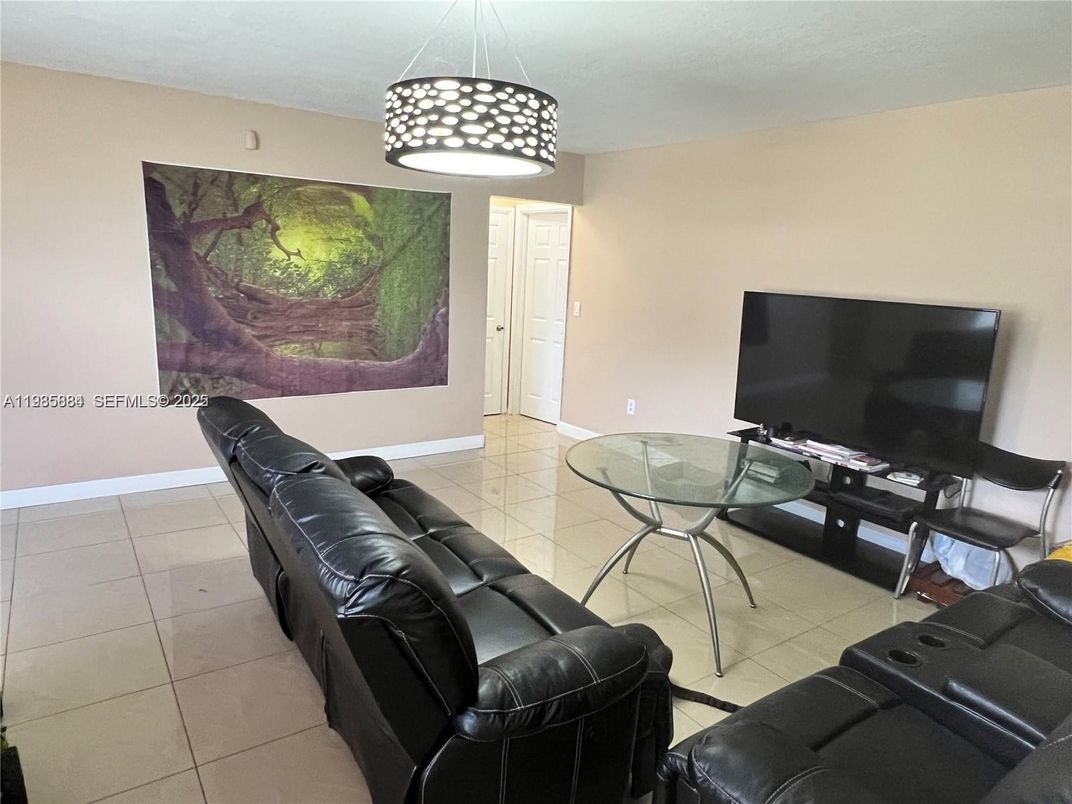 Interior, Living room, Pendant Lights