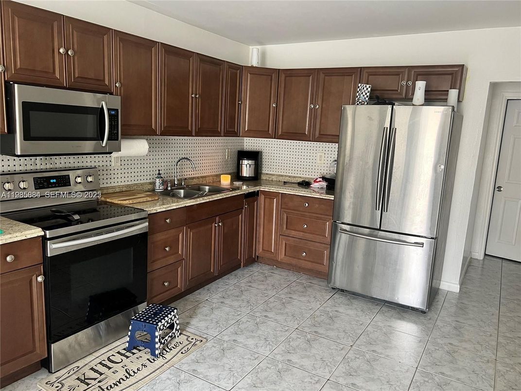 Interior, Kitchen, Stainless Steel Appliances