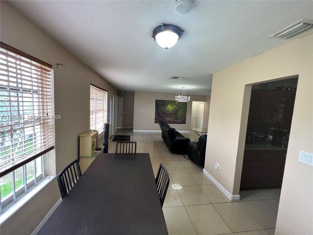 Dining room, Interior
