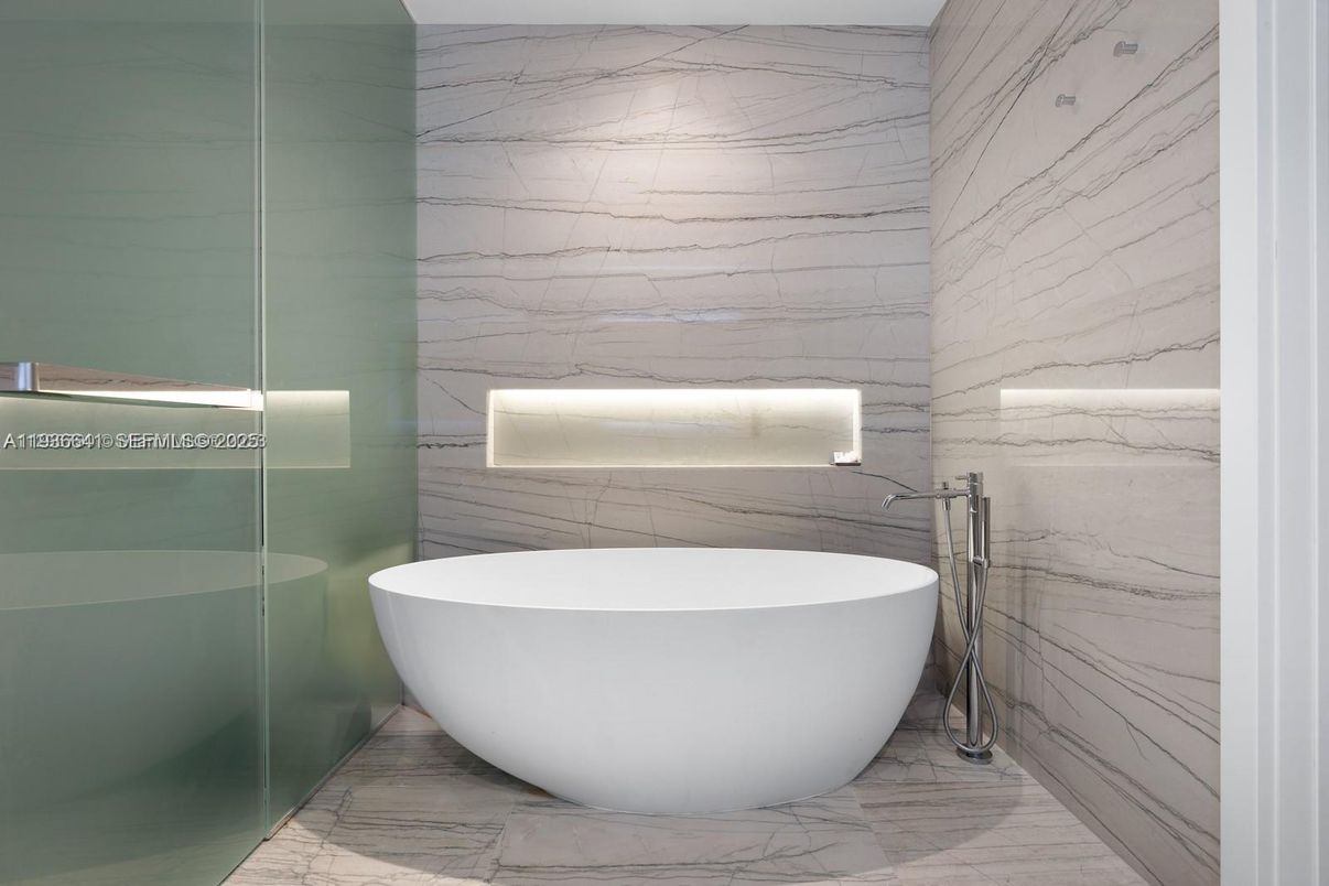 Bathroom, Free Standing Baths, Interior, Marble, Marble Walls