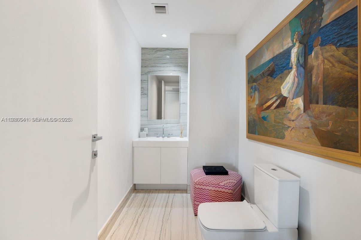 Bathroom, Interior, Recessed Lighting, Washer