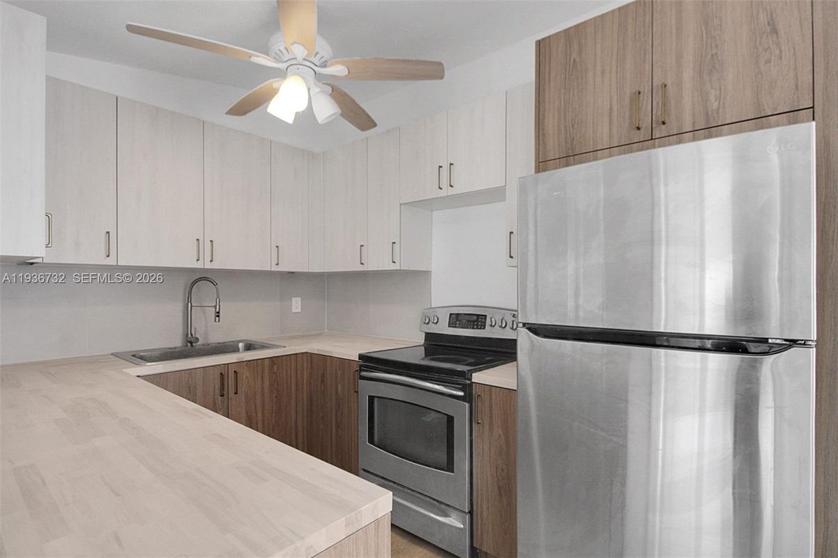 Interior, Kitchen, Stainless Steel Appliances, Wood Texture Flooring