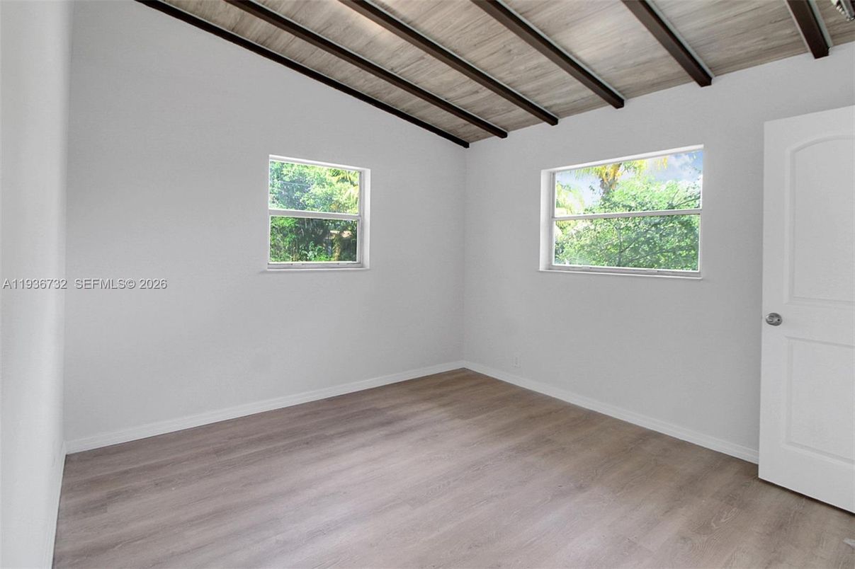Empty room, Interior, Wooden Beams, Wooden Ceilings, Wood Texture Flooring