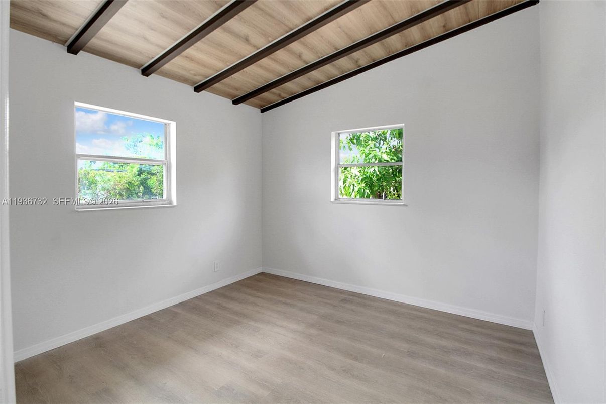 Empty room, Interior, Wooden Beams, Wooden Ceilings, Wood Texture Flooring