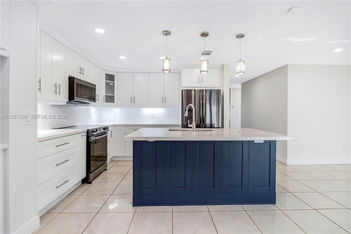 Interior, Kitchen, Pendant Lights, Recessed Lighting, Stainless Steel Appliances