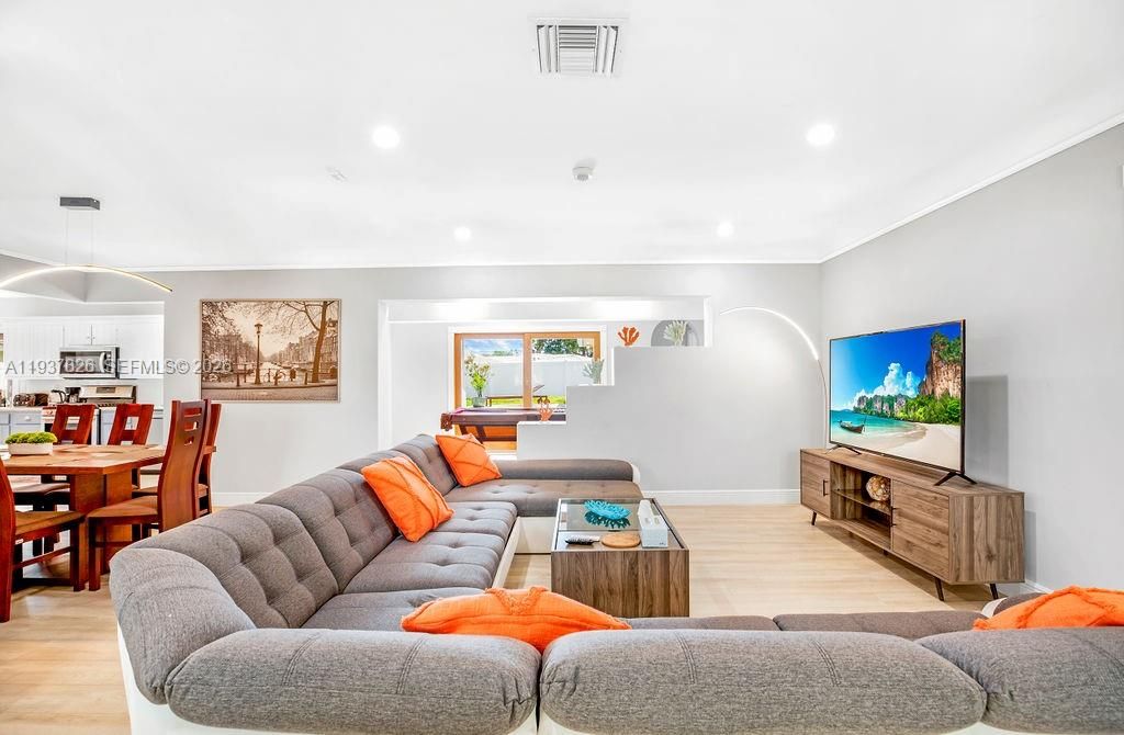 Dining room, Interior, Living room, Pendant Lights, Recessed Lighting, Wood Texture Flooring