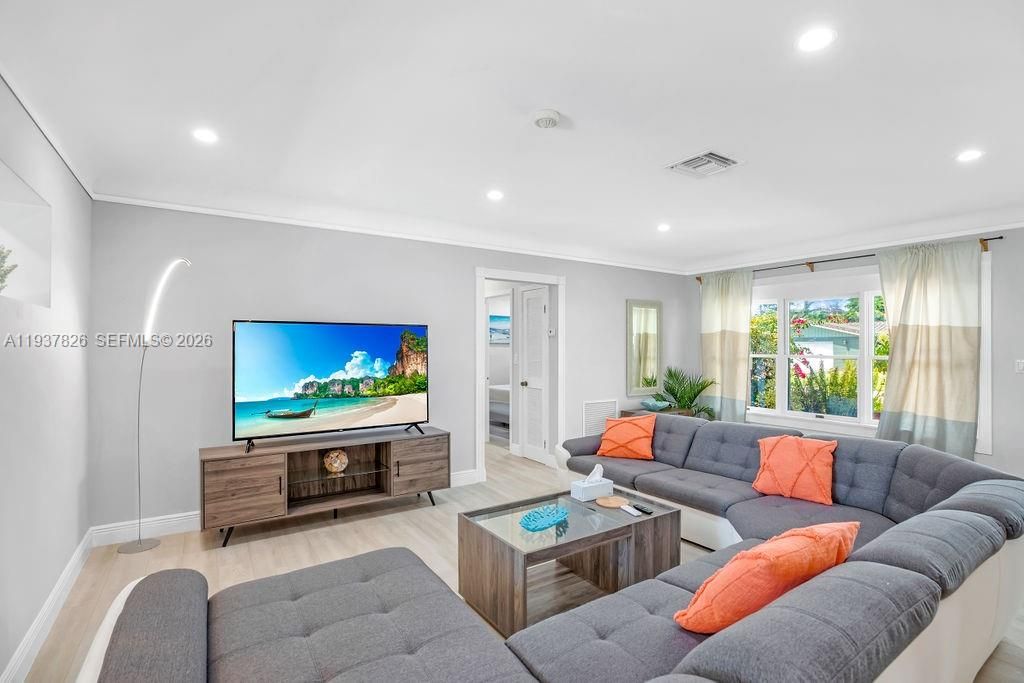 Interior, Living room, Recessed Lighting, Wood Texture Flooring