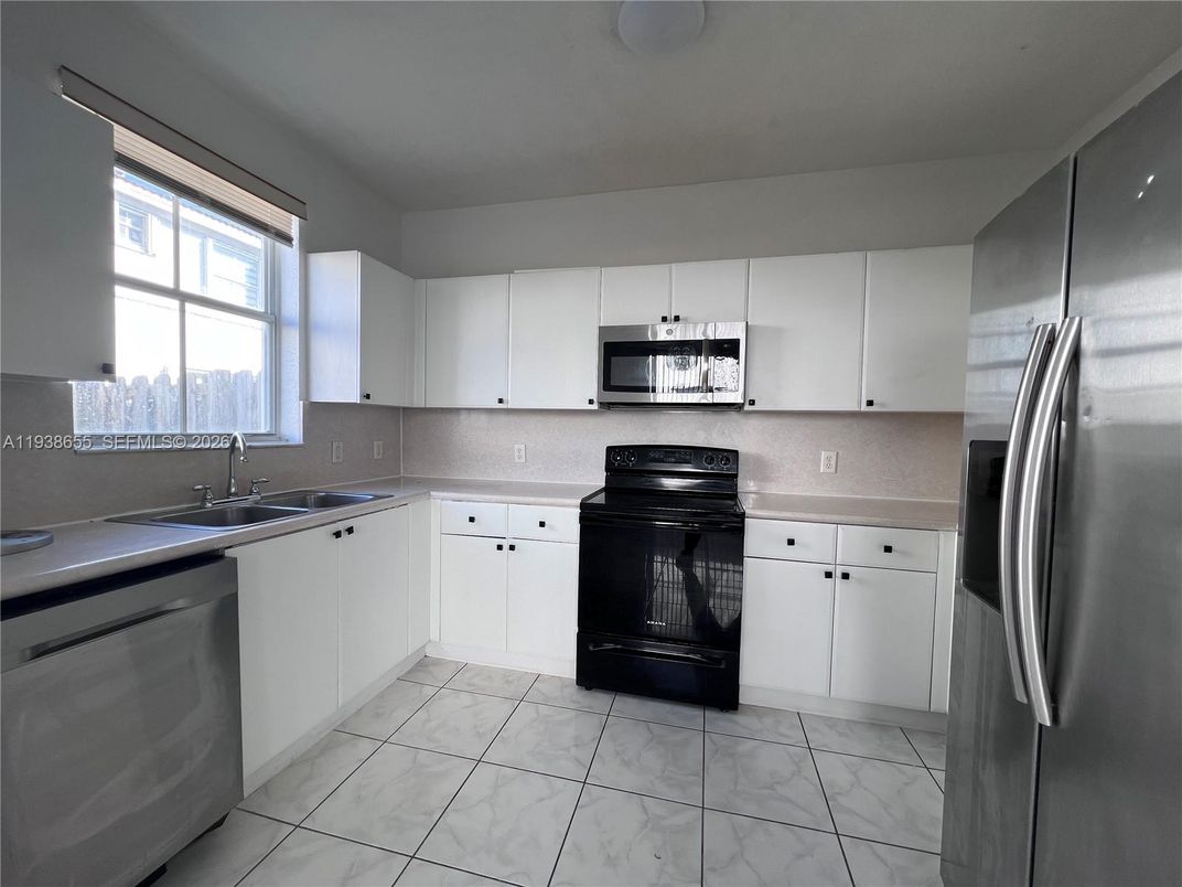 Interior, Kitchen, Marble, Stainless Steel Appliances
