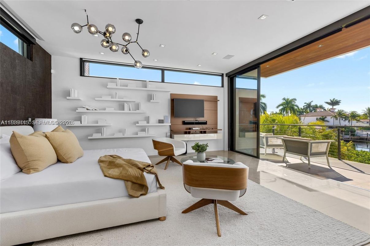 Interior, Living room, Pendant Lights, Recessed Lighting, Water