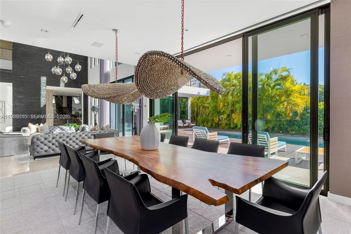 Dining room, Interior, Living room, Pendant Lights