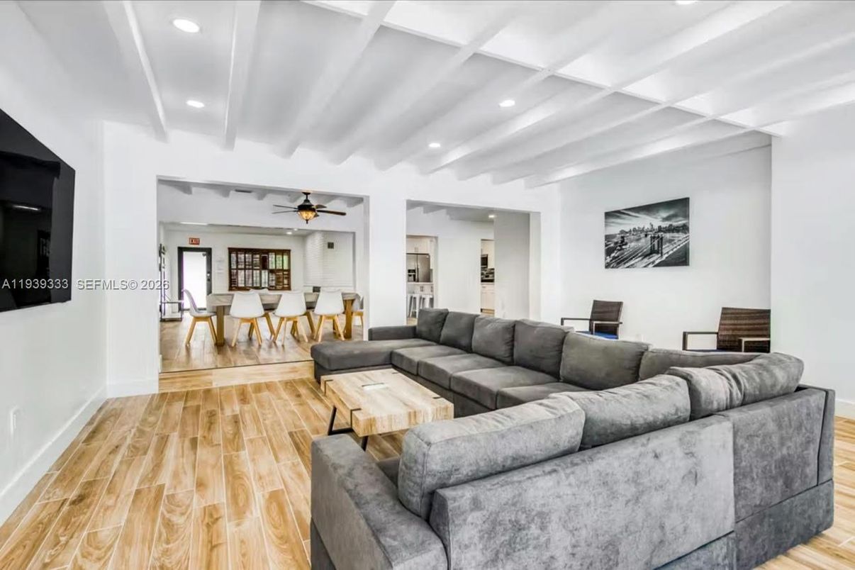 Dining room, Interior, Living room, Recessed Lighting, Wood Texture Flooring