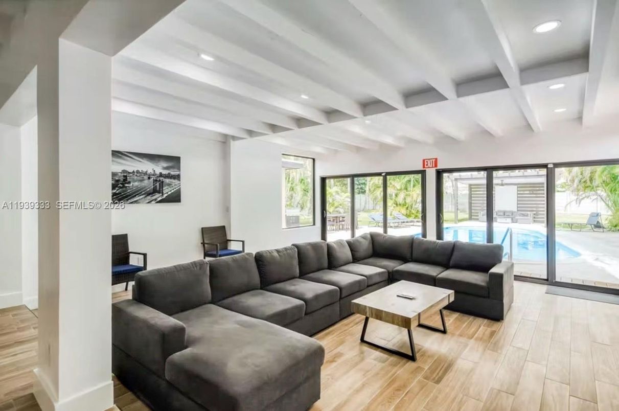 Interior, Living room, Recessed Lighting, Wood Texture Flooring