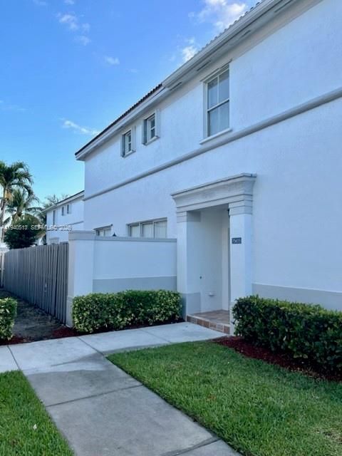 Exterior, Facade, None