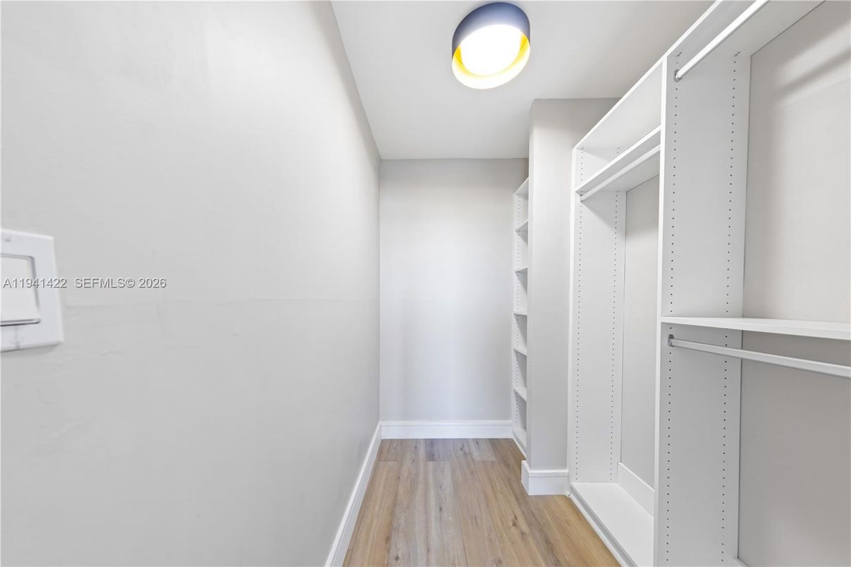 Interior, Walk-in Closets, Wood Texture Flooring
