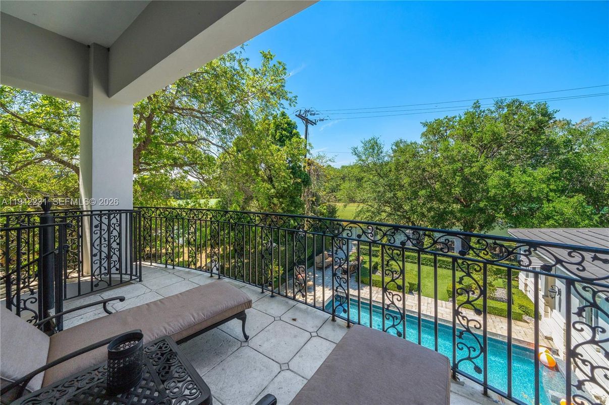 Exterior, Pool, Other