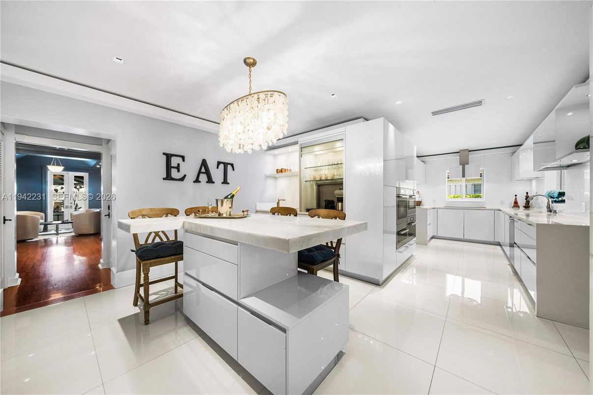 Chandelier, Interior, Kitchen, Living room, Recessed Lighting, Wood Texture Flooring