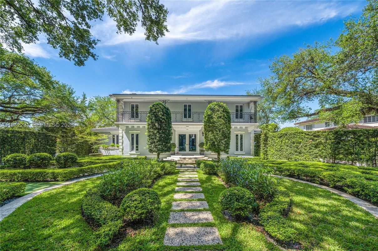 Backyard, Exterior, Facade, Georgian