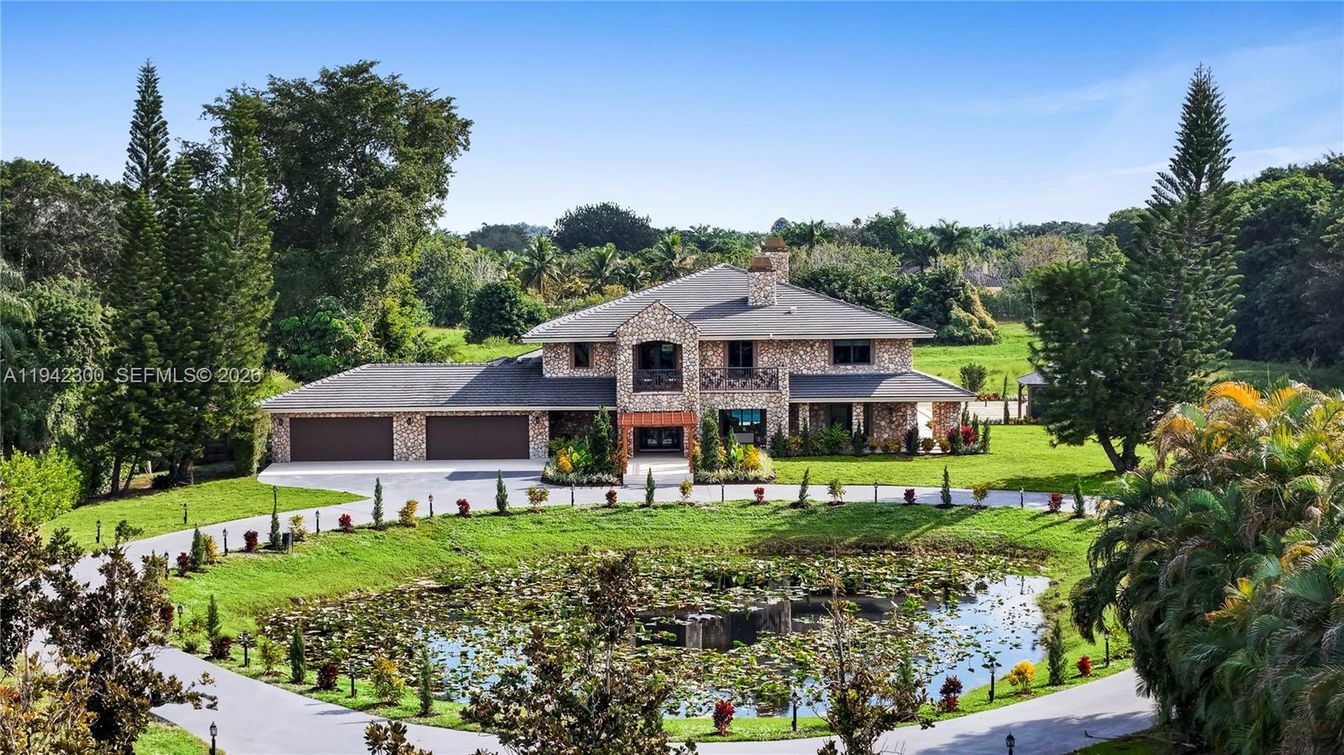 Attached, Backyard, Exterior, Facade, Brick Facade, None