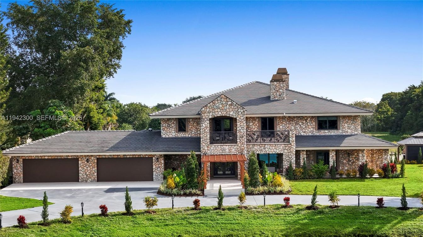 Attached, Backyard, Exterior, Facade, Brick Facade, French Provincial