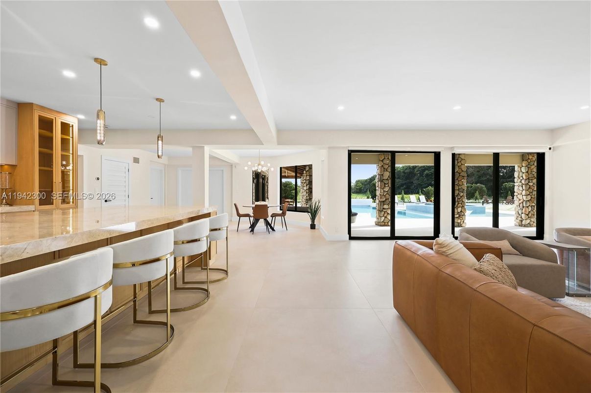 Chandelier, Dining room, Interior, Living room, Pendant Lights, Recessed Lighting, Water