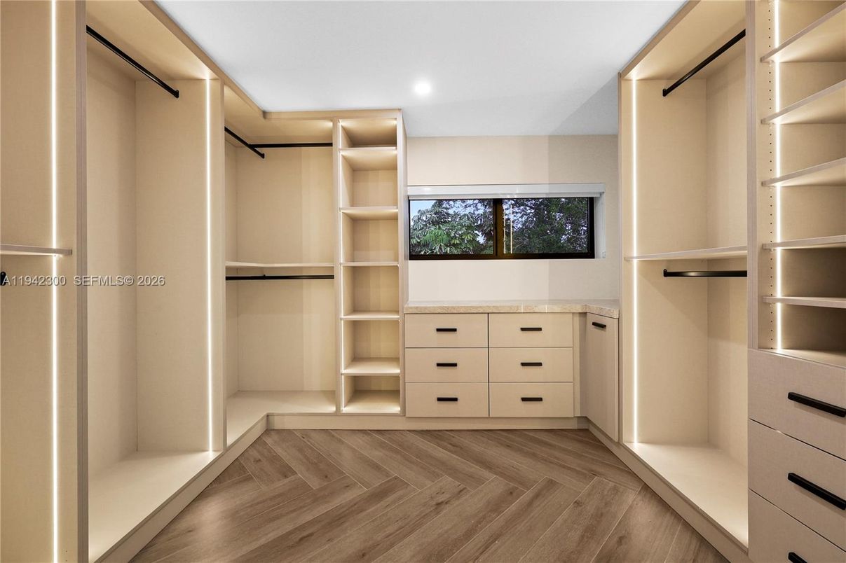 Interior, Recessed Lighting, Walk-in Closets, Wood Texture Flooring
