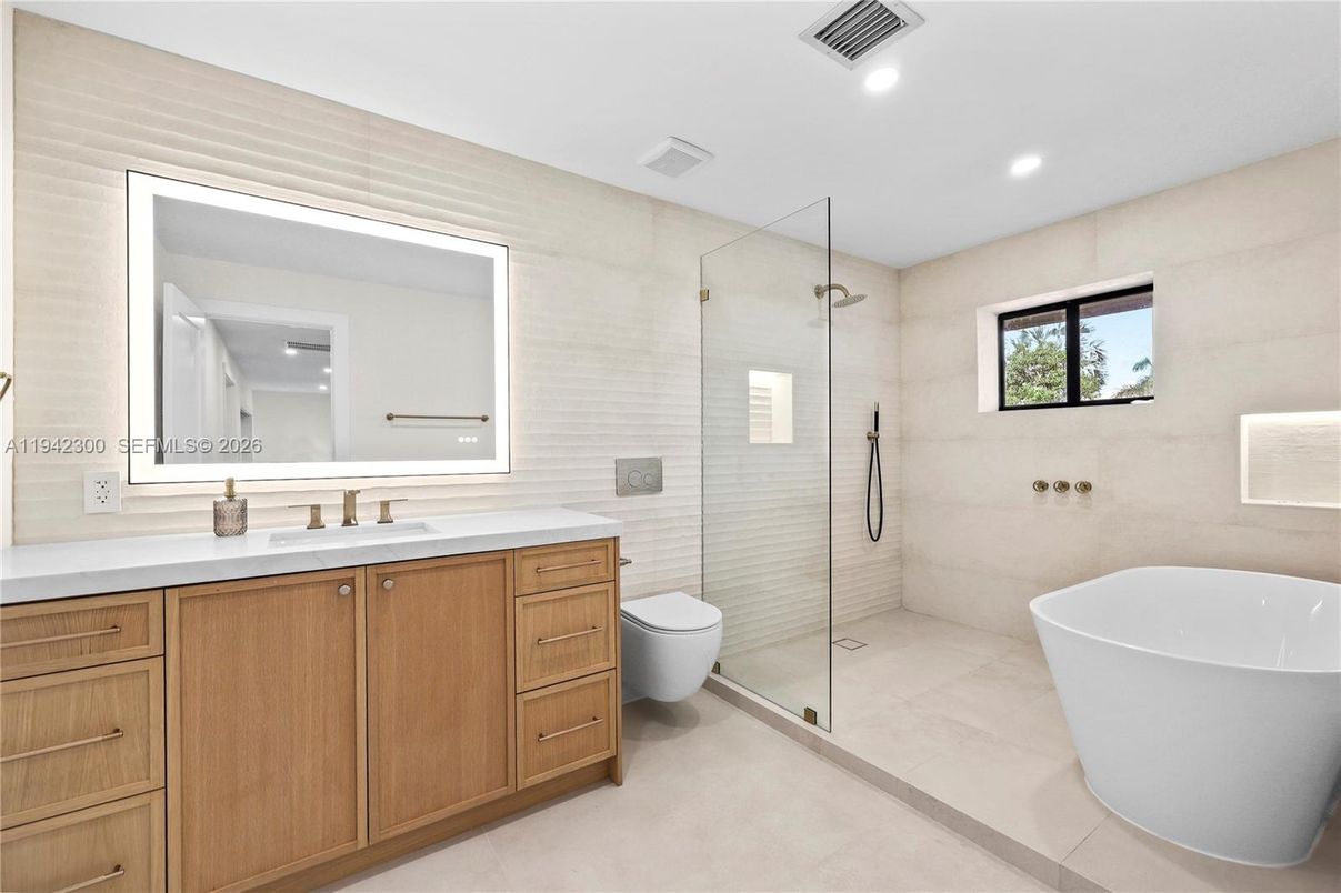 Bathroom, Free Standing Baths, Glass Shower, Interior, Recessed Lighting