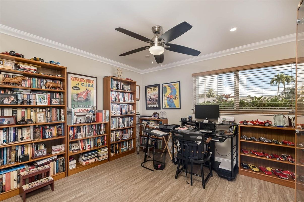 Home Office, Interior, Recessed Lighting, Wood Texture Flooring