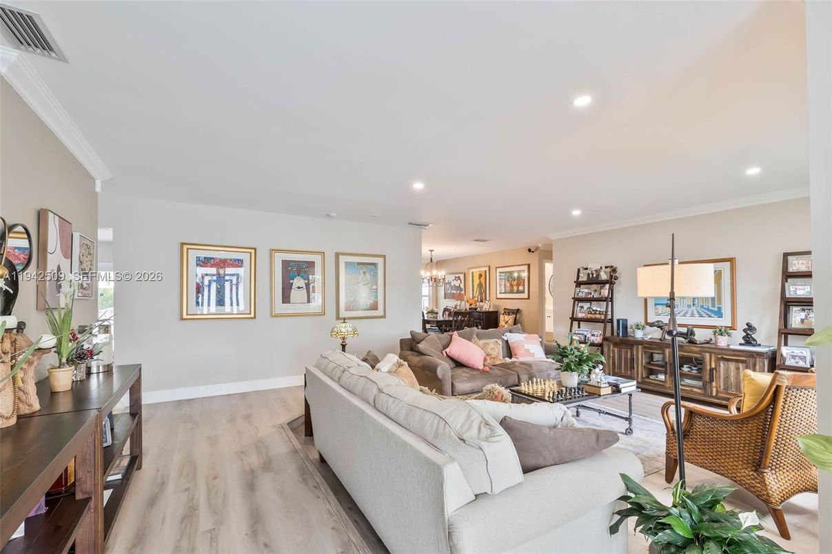Chandelier, Dining room, Interior, Living room, Recessed Lighting, Wood Texture Flooring