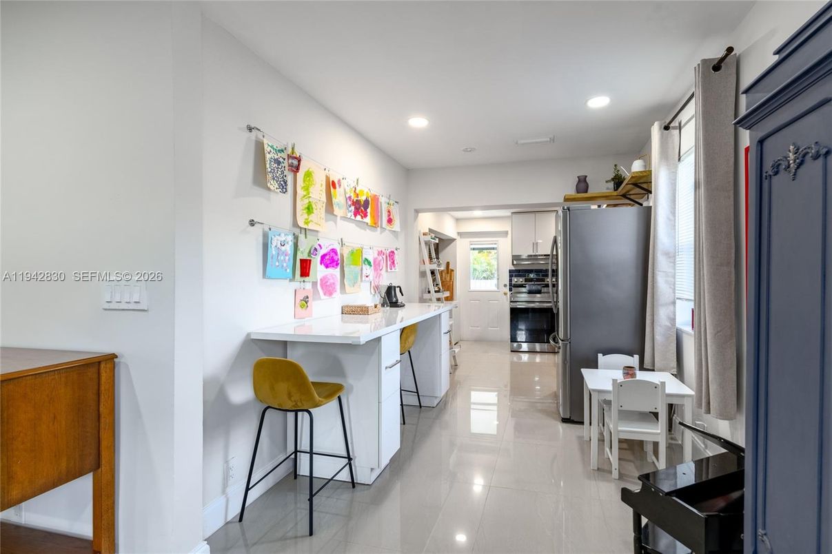 Dining room, Interior, Kitchen, Recessed Lighting, Stainless Steel Appliances