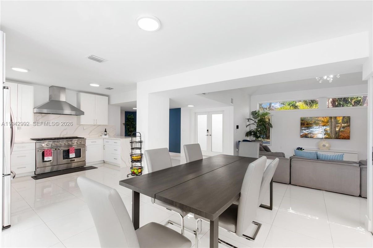 Dining room, Interior, Kitchen, Recessed Lighting