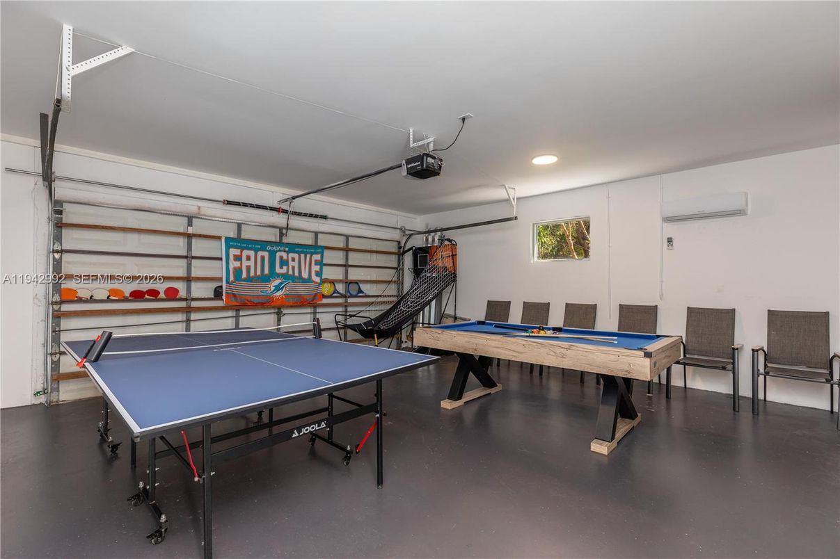 Billiard Table, Game Room, Garage, Interior, Recessed Lighting