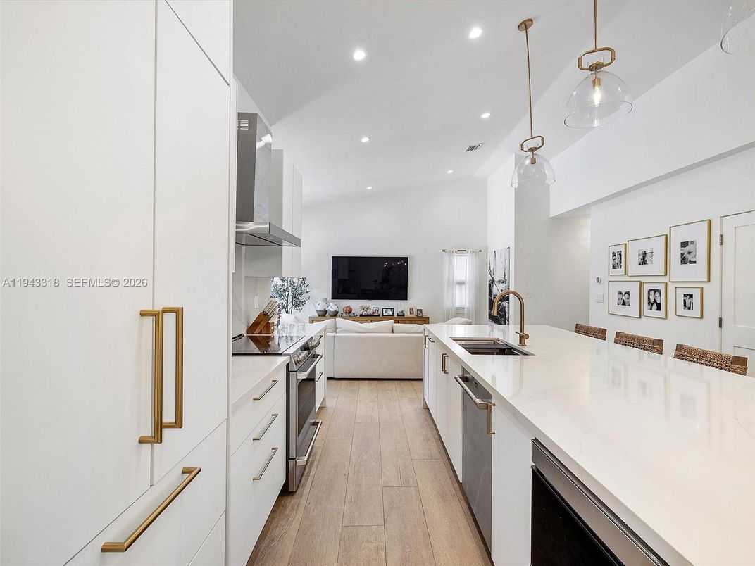 Interior, Kitchen, Living room, Pendant Lights, Recessed Lighting, Wood Texture Flooring