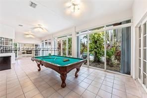 Billiard Table, Game Room, Interior