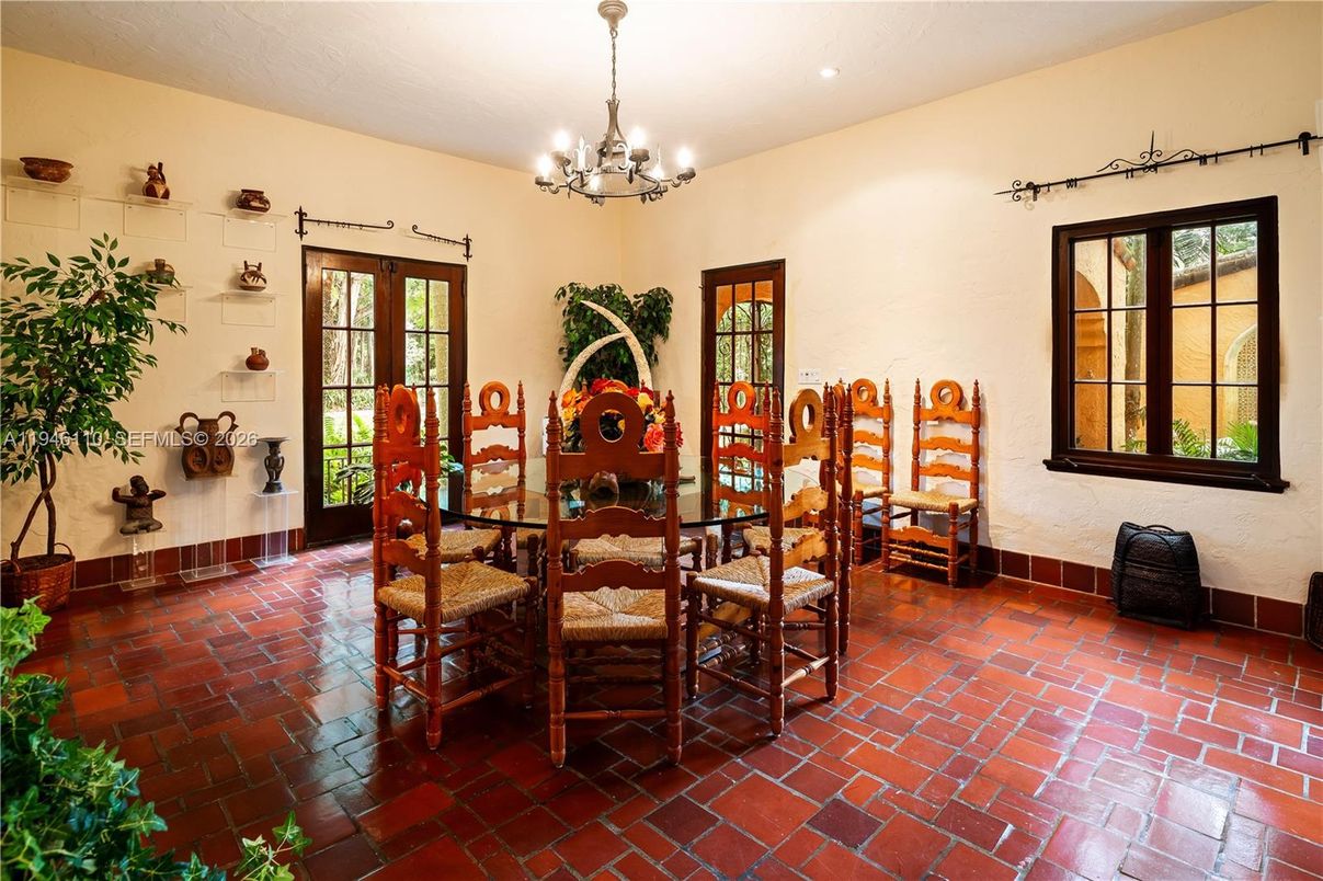 Chandelier, Dining room, Interior, Recessed Lighting