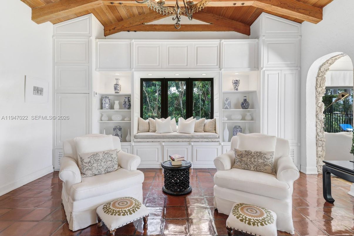 Interior, Living room, Recessed Lighting, Wooden Beams, Wooden Ceilings