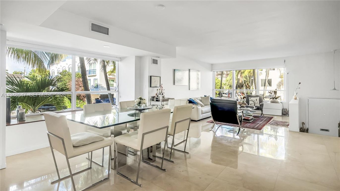 Dining room, Interior, Living room, Recessed Lighting