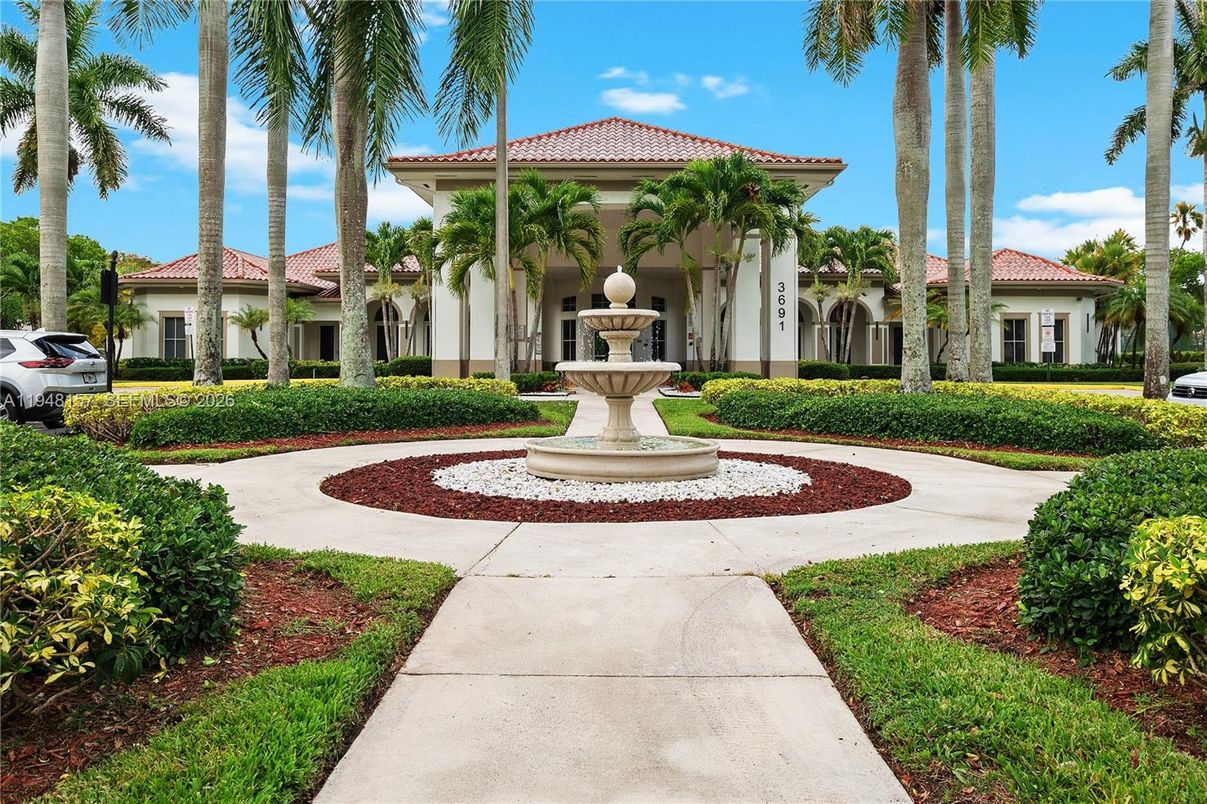 Backyard, Exterior, Facade, Mediterranean