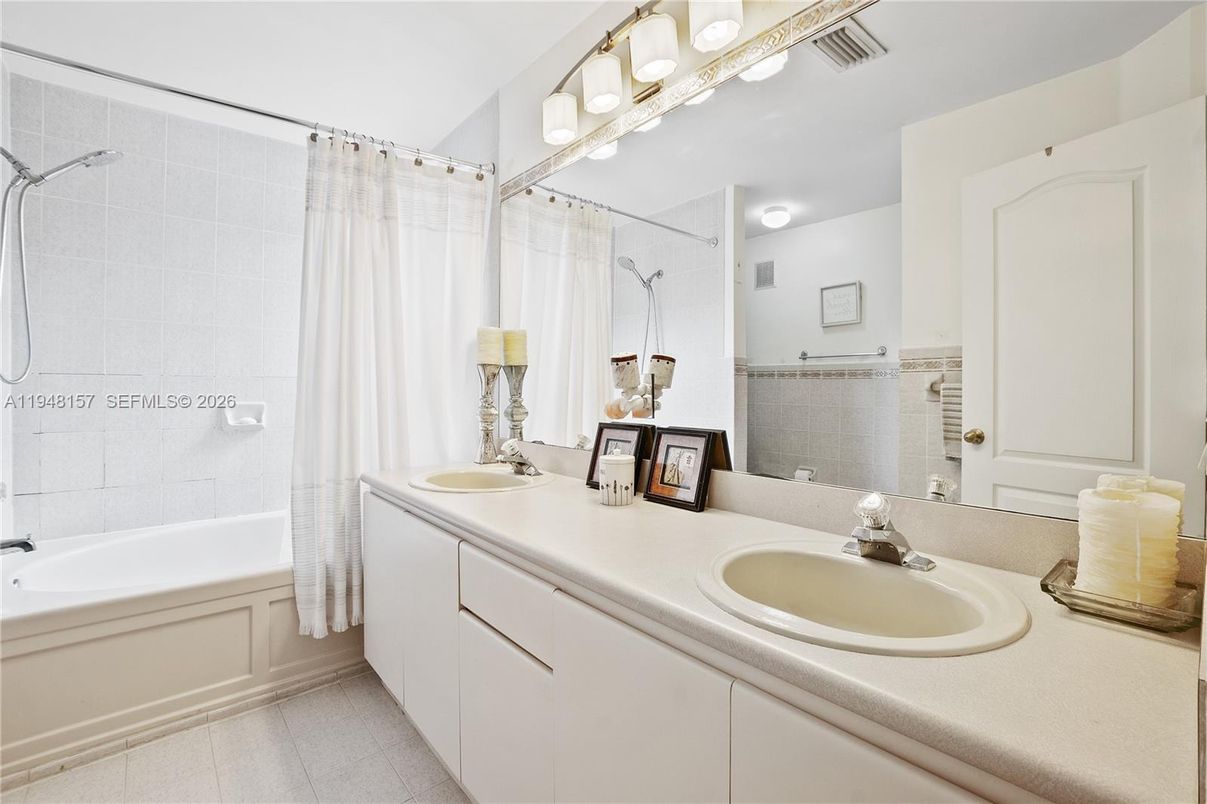 Bathroom, Dual Sink Vanities, Interior