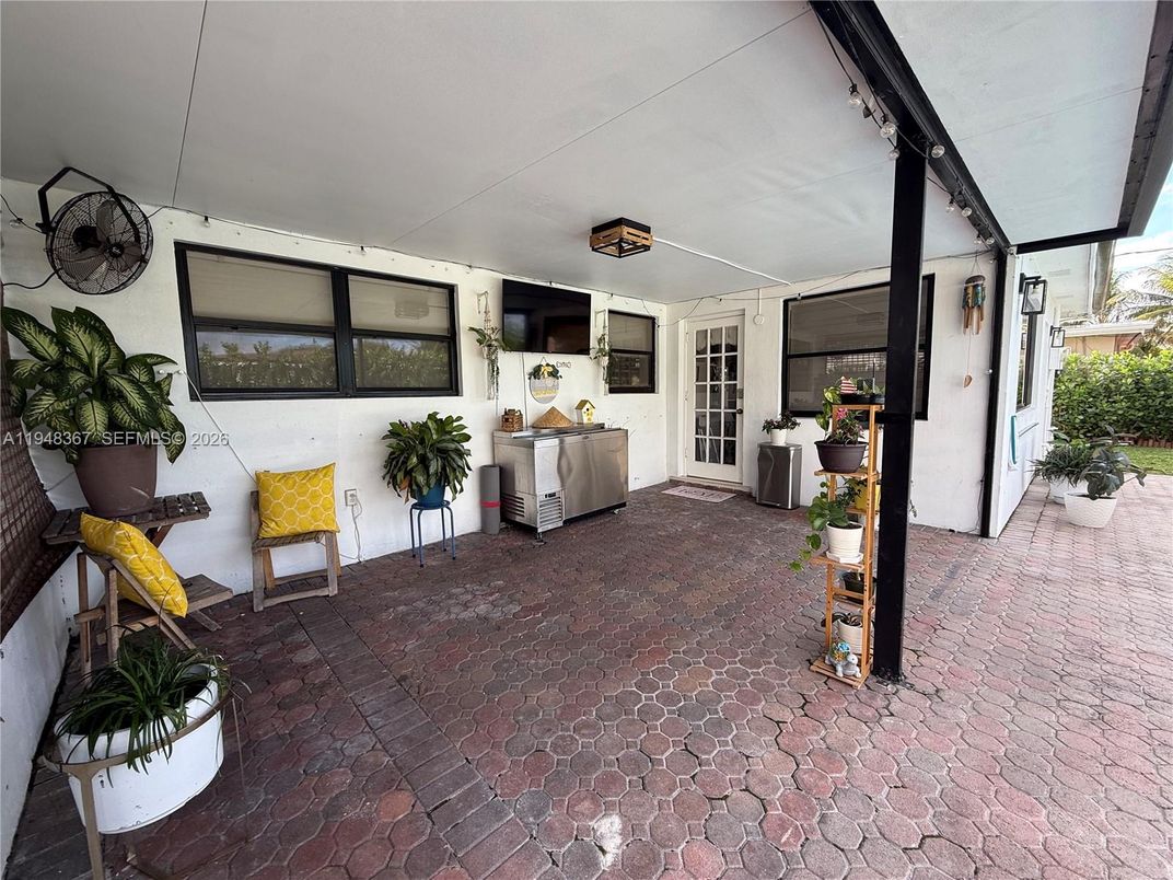 Exterior, Outdoor Kitchen