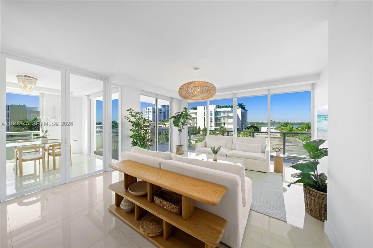 Chandelier, Dining room, Interior, Living room, Water