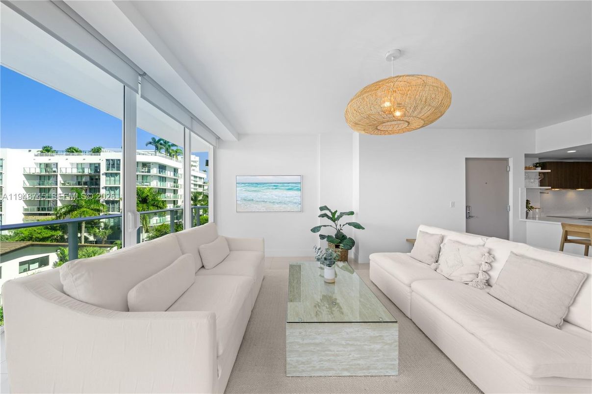 Chandelier, Interior, Living room, Pendant Lights