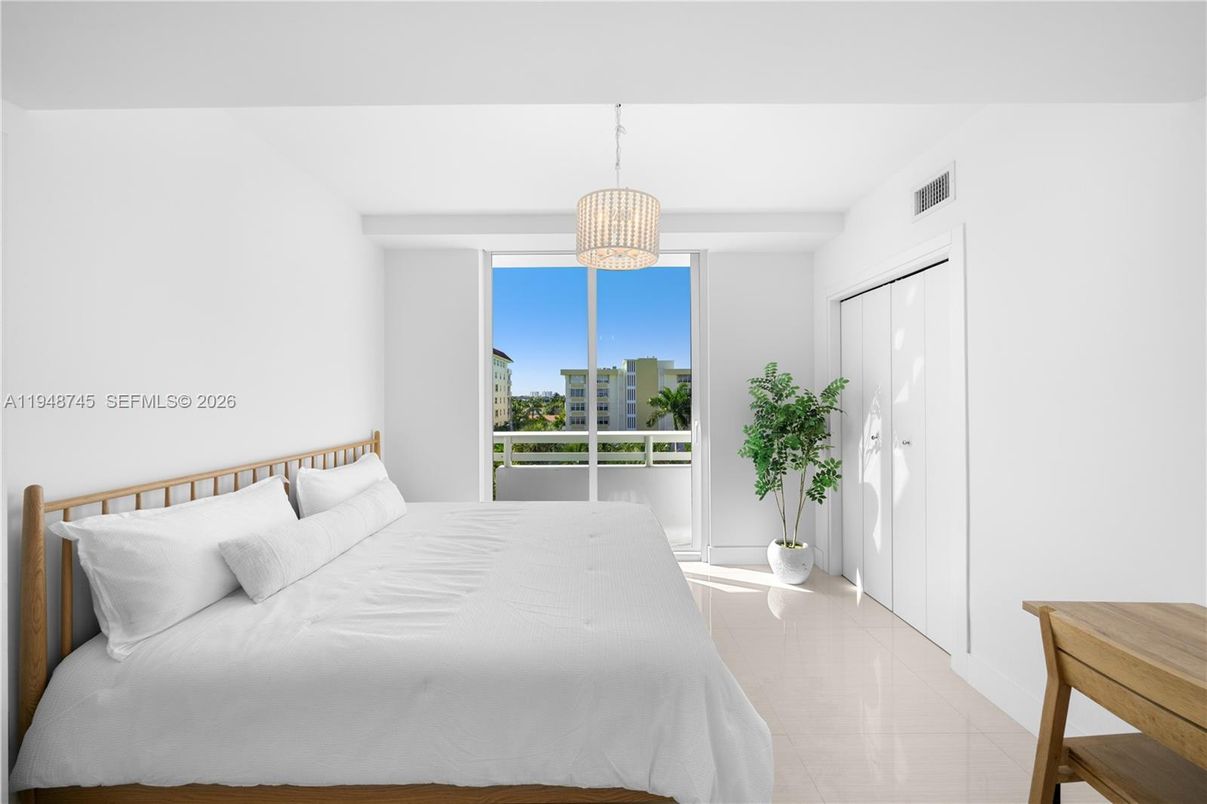 Bedroom, Chandelier, Interior, Pendant Lights