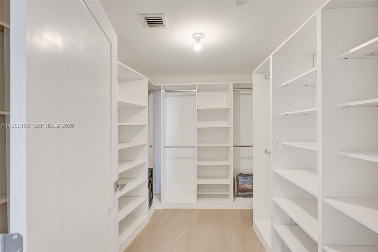 Interior, Walk-in Closets, Wood Texture Flooring