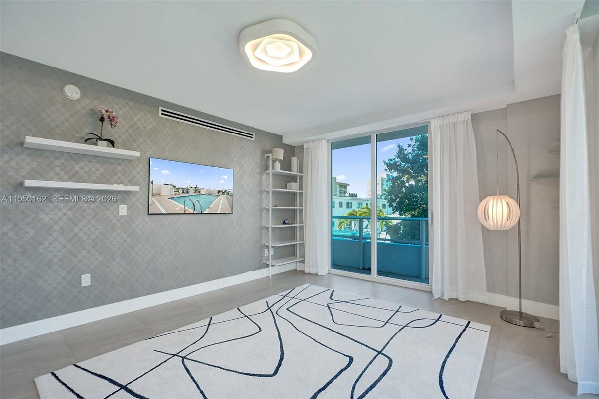 Empty room, Interior, Pendant Lights