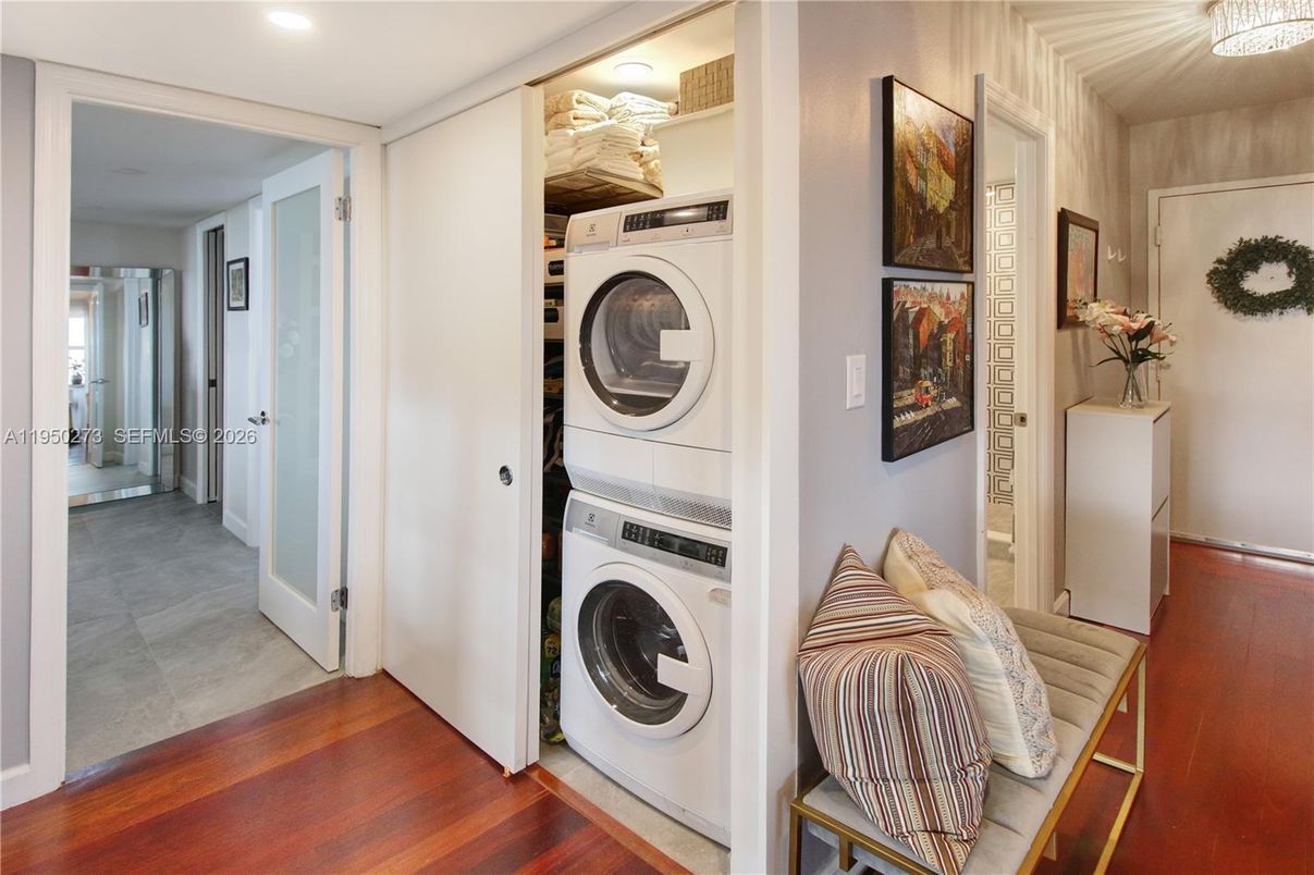 Interior, Recessed Lighting, Utility Closets, Washer, Wood Texture Flooring