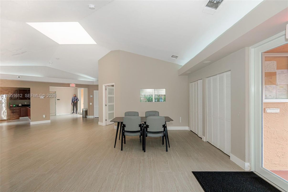 Dining room, Interior, Recessed Lighting