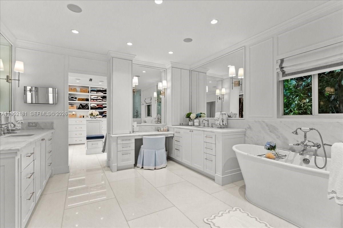 Bathroom, Dual Sink Vanities, Free Standing Baths, Interior, Recessed Lighting